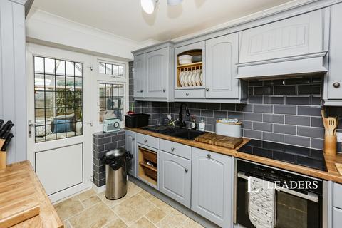 3 bedroom house to rent, Garstons Close, Fareham, PO14