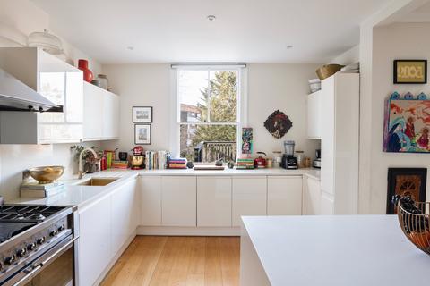 5 bedroom end of terrace house for sale, Canonbie Road, London SE23
