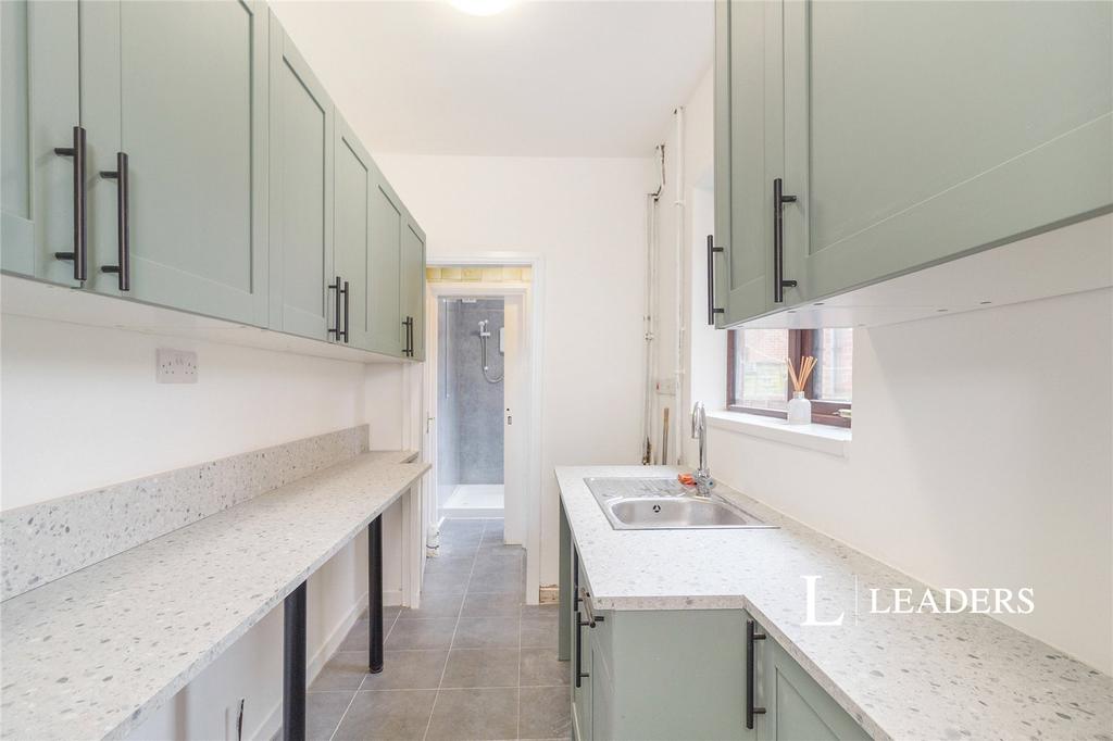 Kitchen (2)