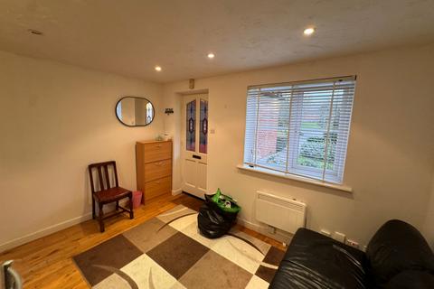 3 bedroom flat to rent, Chingford, E4