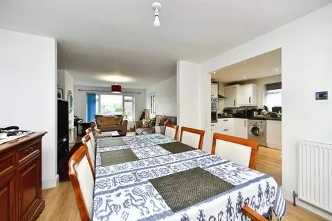 3 bedroom semi-detached house for sale - View 3