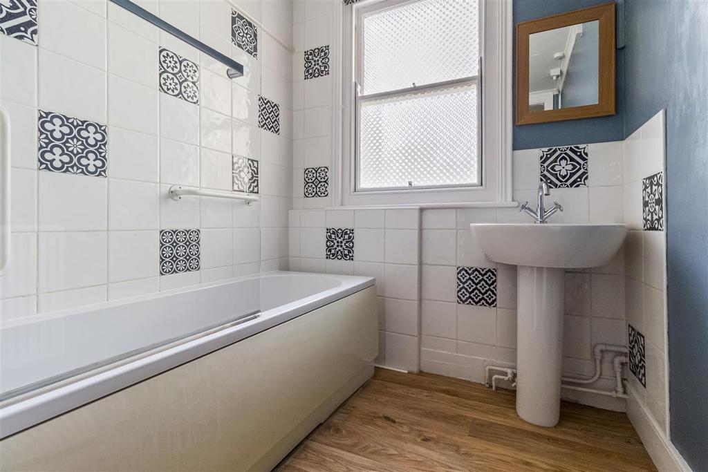 2, 42 Alexandra Road-011.JPG