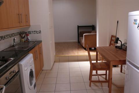 2 bedroom flat to rent, West Green Road, London, N15