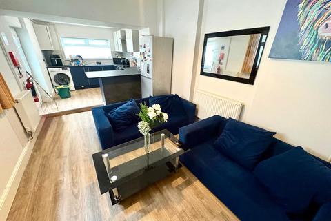 5 bedroom terraced house to rent, Rhondda Street, Swansea, SA1