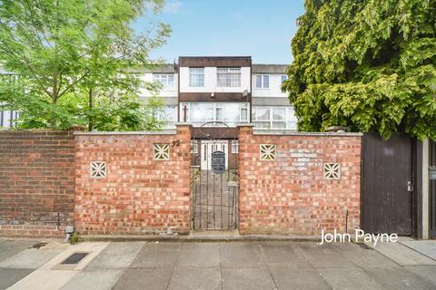 4 bedroom terraced house to rent, Seacourt Road London SE2