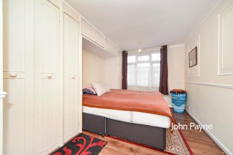 4 bedroom terraced house to rent, Seacourt Road London SE2