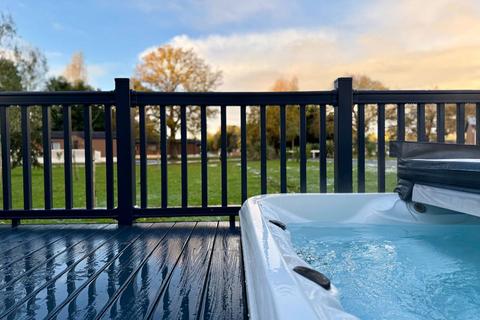 2 bedroom lodge for sale, Gilberdyke East Riding of Yorkshire
