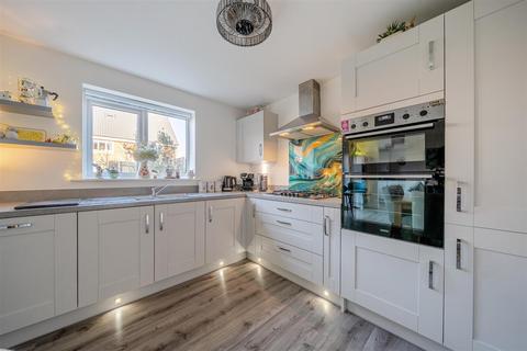4 bedroom detached house for sale, 206 Holland Drive, Shrewsbury, SY2 5US