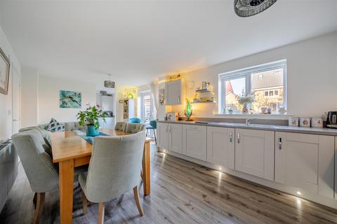 4 bedroom detached house for sale, 206 Holland Drive, Shrewsbury, SY2 5US