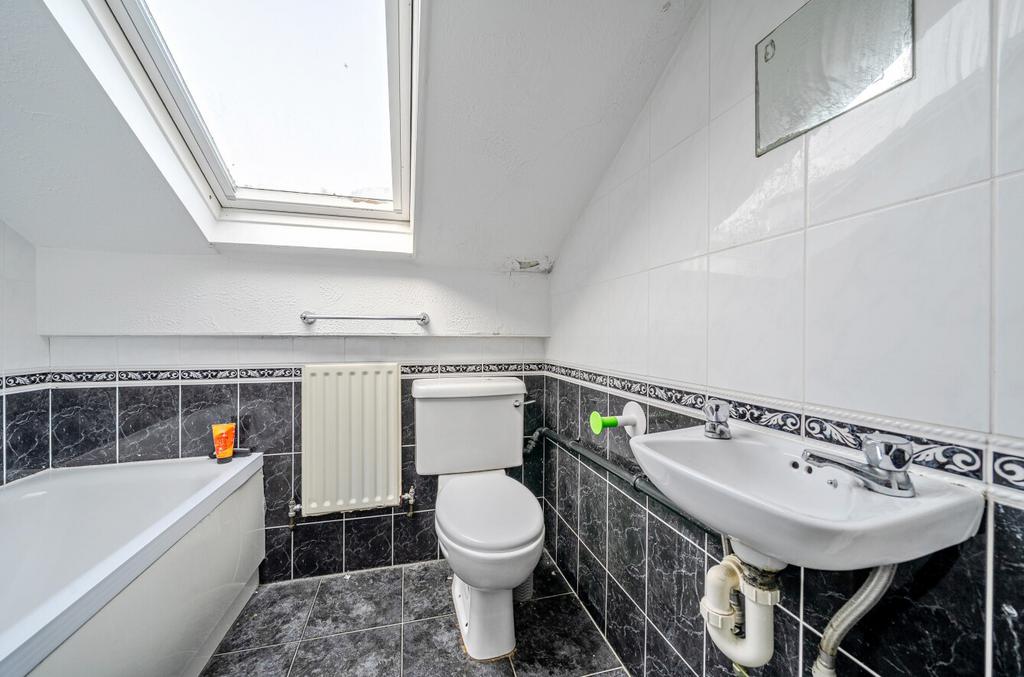 2nd Floor Bathroom