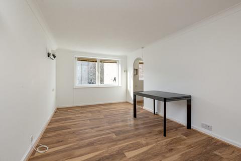 undefined, 39/19 East Crosscauseway, Newington, EH8 9HG