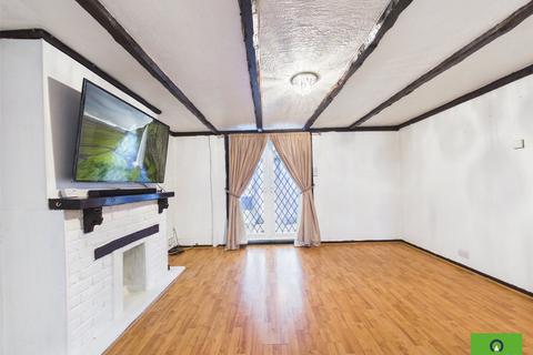 3 bedroom terraced house for sale, Coltsfoot Path, Romford RM3