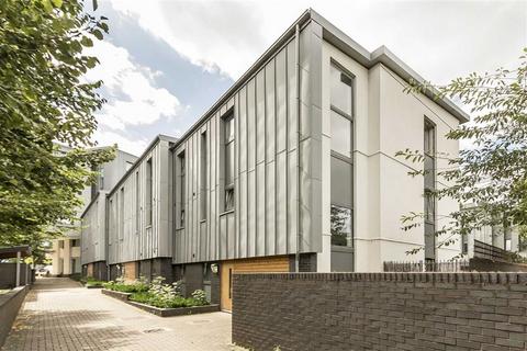 1 bedroom flat for sale, Wharncliffe Mews, London SW4