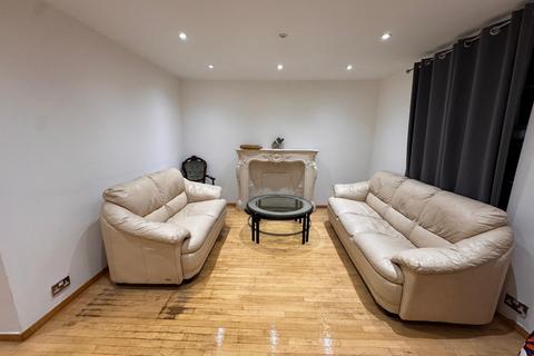 3 bedroom semi-detached house to rent - Dagenham, RM8