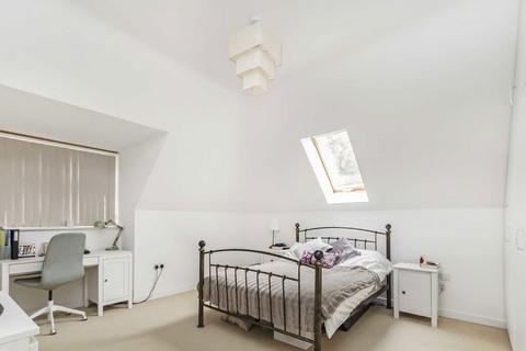 undefined, Langley Avenue, Surbiton KT6
