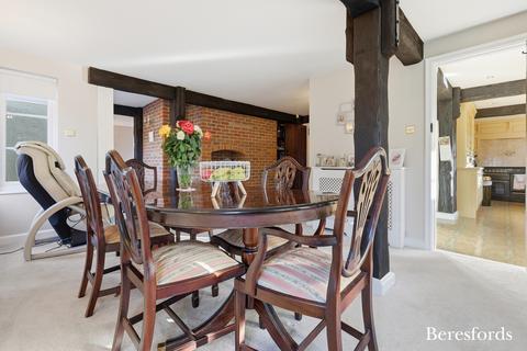 4 bedroom detached house for sale, Oak Lodge Tye, Springfield, CM1