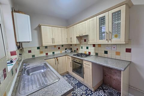 2 bedroom terraced house to rent, Essex Street, Semilong, Northampton, NN2