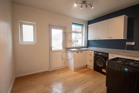 3 bedroom end of terrace house for sale, Vaughan Street, Leicester