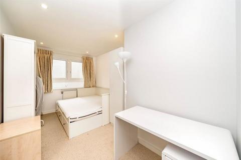 2 bedroom flat to rent, Wharf Street, London SE8