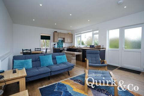 1 bedroom chalet to rent, Hall Road, Rochford, SS4