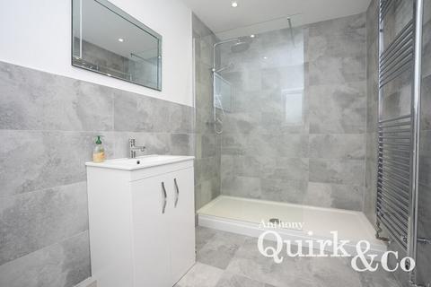1 bedroom chalet to rent, Hall Road, Rochford, SS4