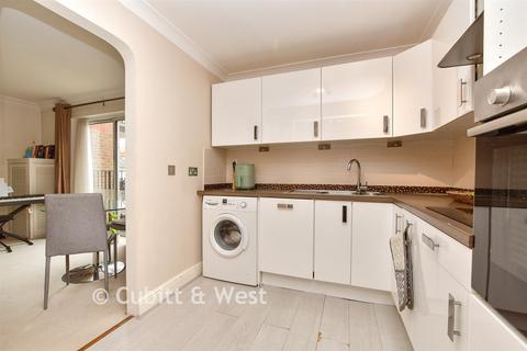 3 bedroom flat for sale, Lansdowne Road, Purley, Surrey