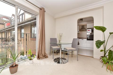 3 bedroom flat for sale, Lansdowne Road, Purley, Surrey