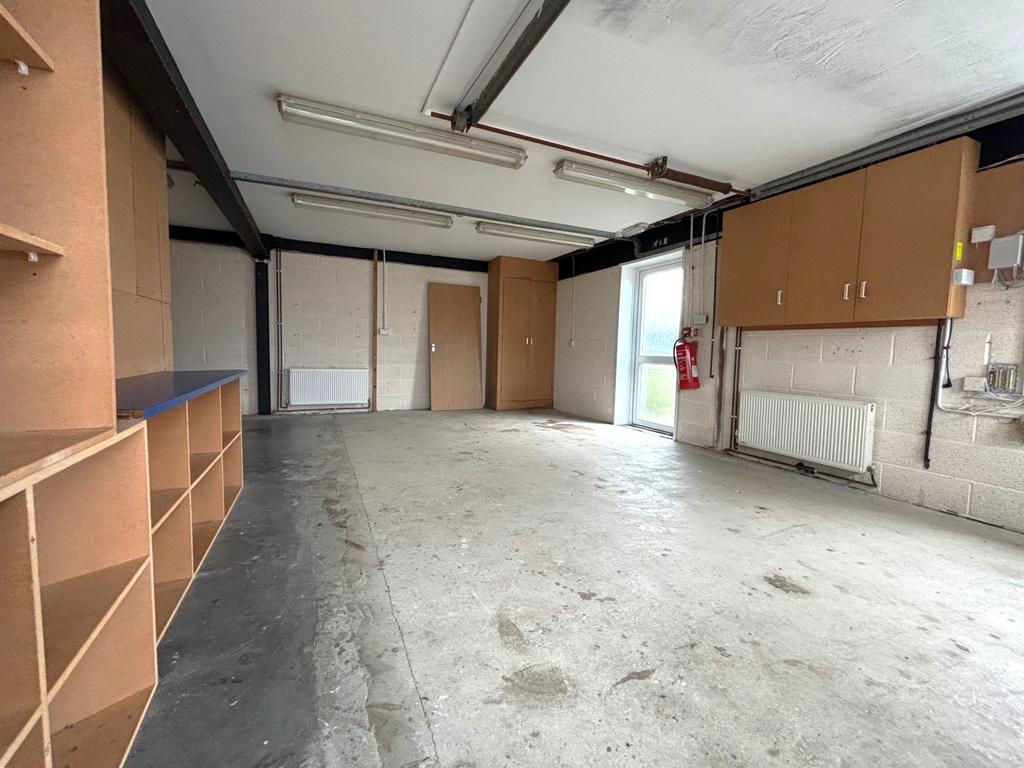 Garage/workshop