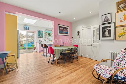3 bedroom terraced house for sale, Sandford Avenue, Wood Green, London, N22