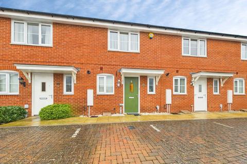 2 bedroom terraced house for sale - Tabby Drive, Three Mile Cross, Reading, Berkshire, RG7