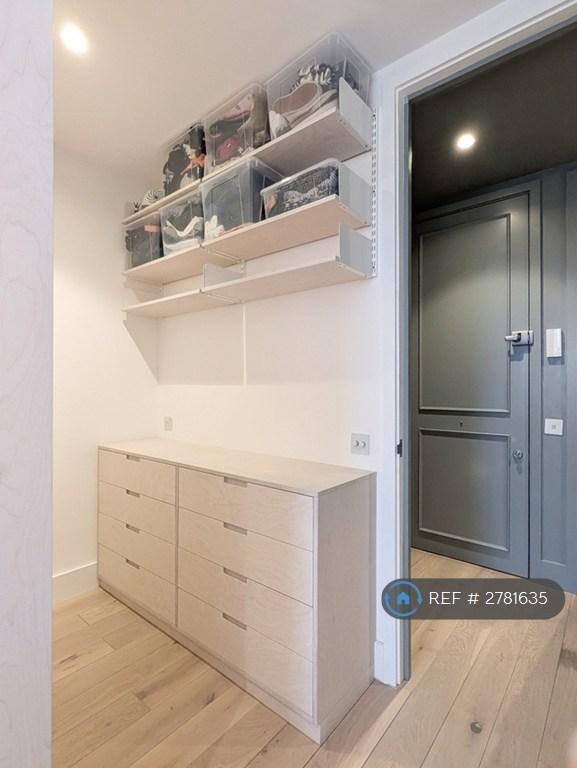 Bedroom 1 Walk-In Closet