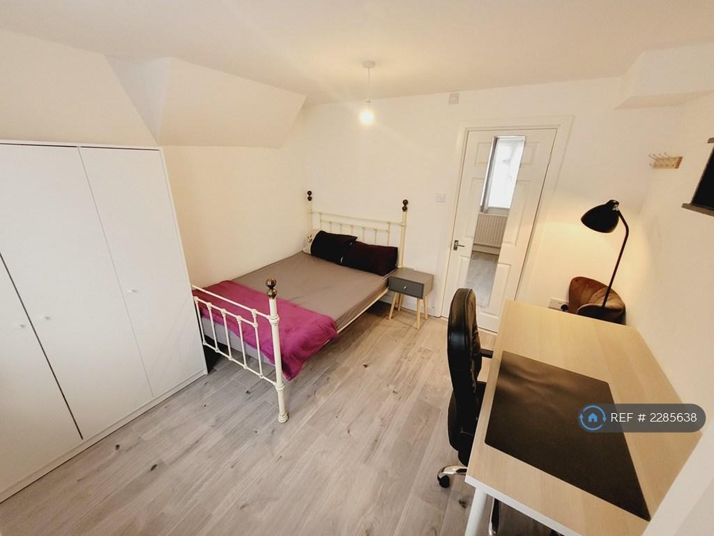 Room 1 - Ensuit
