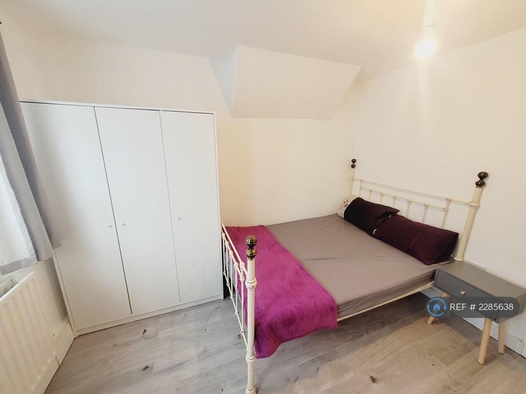 Room 1 - Ensuit