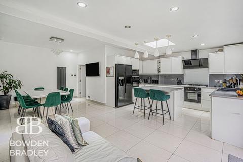 4 bedroom terraced house for sale, Studley Drive, Redbridge, IG4