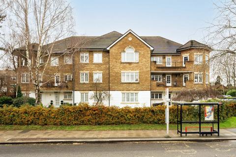 3 bedroom flat for sale, Holders Hill Road, London NW4