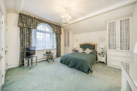 3 bedroom flat for sale, Holders Hill Road, London NW4