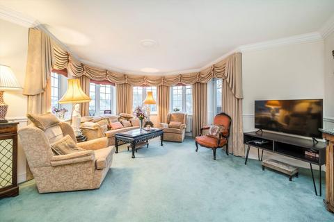 3 bedroom flat for sale, Holders Hill Road, London NW4