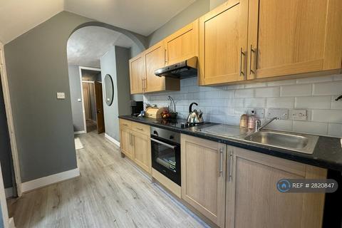 3 bedroom flat to rent, Furness Road, London, NW10