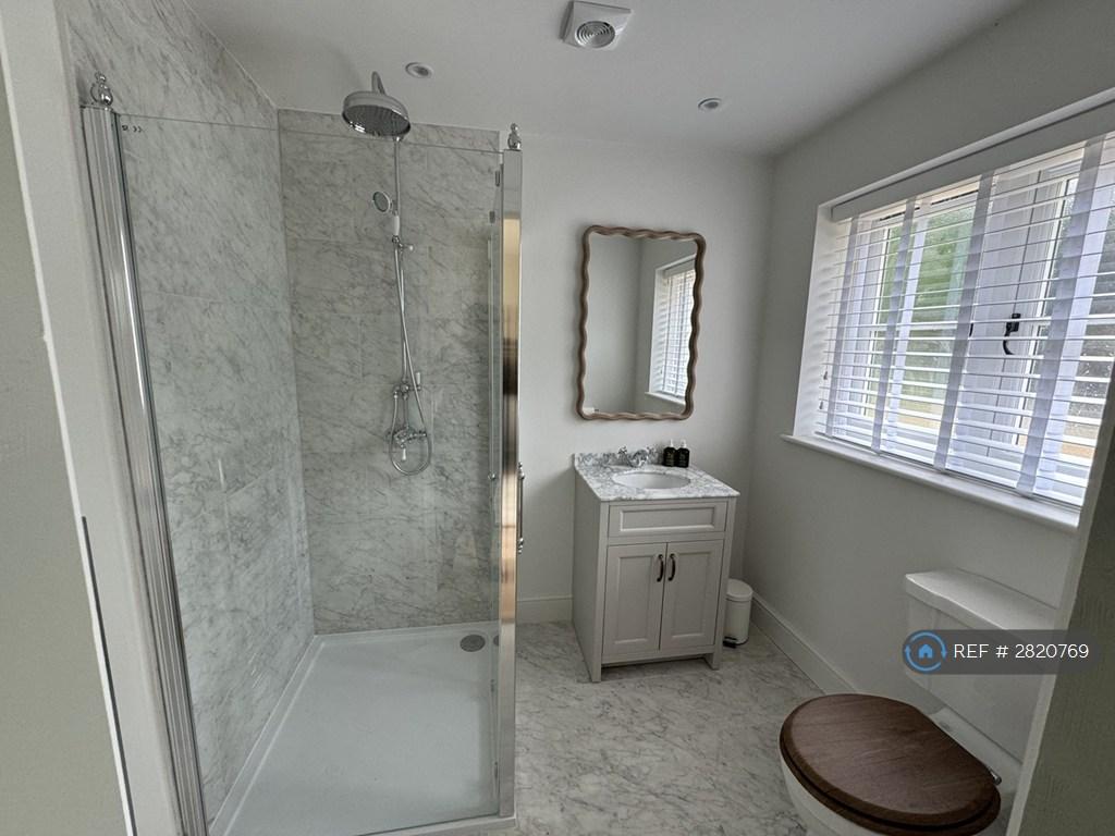 Bedroom 3 Ensuite