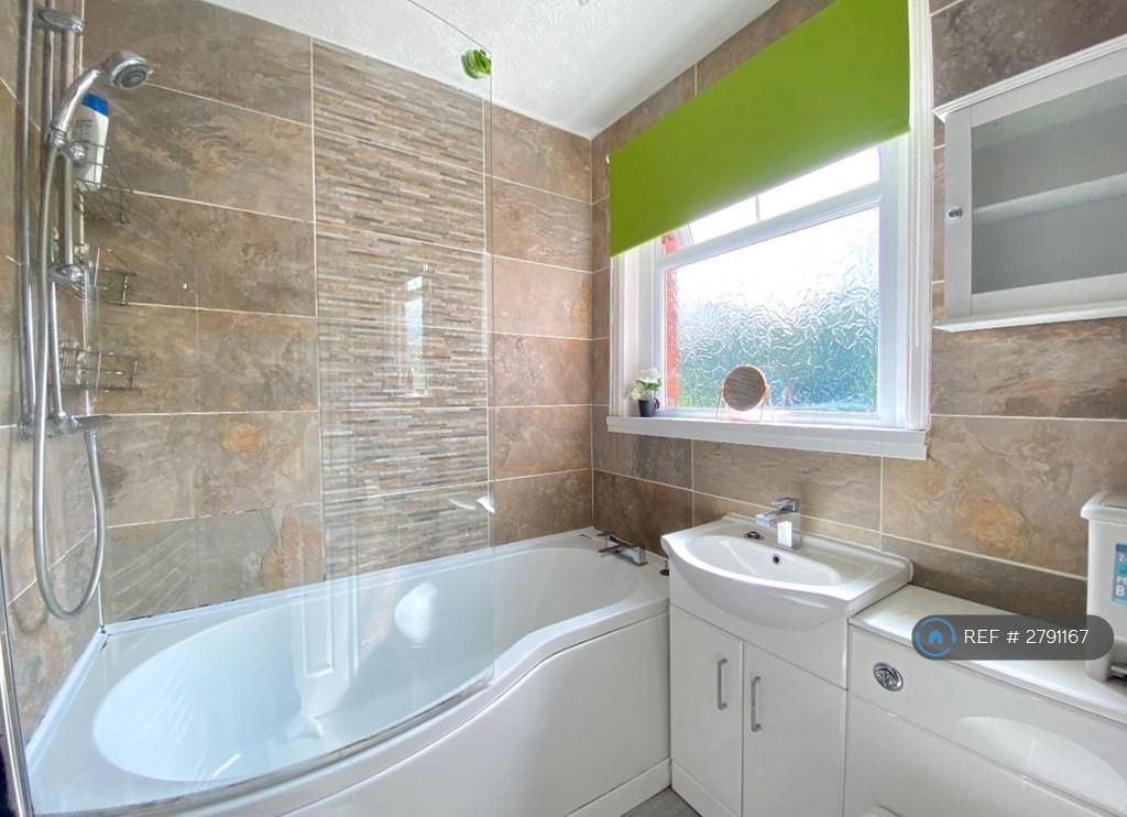 Bathroom 2 - Upstairs