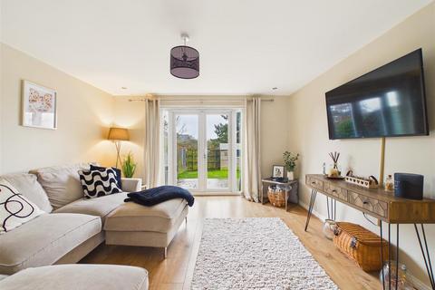 3 bedroom townhouse to rent, Kingscroft Drive, Brough