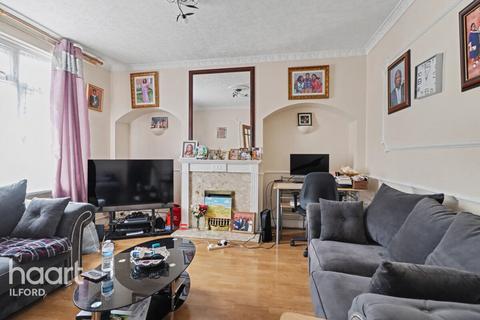 3 bedroom terraced house for sale, Windsor Road, Dagenham