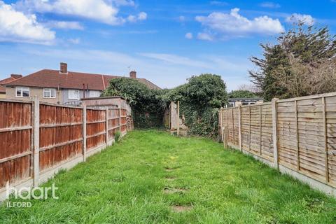3 bedroom terraced house for sale, Windsor Road, Dagenham