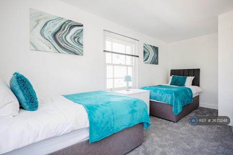 2 bedroom flat to rent, Elthorne Road, Uxbridge, UB8