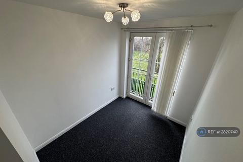 2 bedroom flat to rent, Lyme Place, Dukinfield, SK16