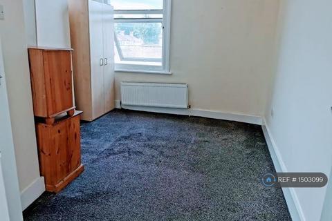 1 bedroom flat to rent, Romford Road, London, E12