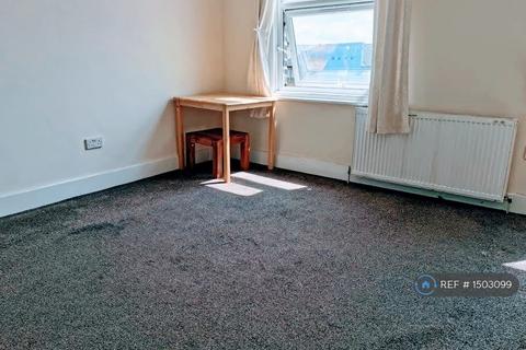 1 bedroom flat to rent, Romford Road, London, E12