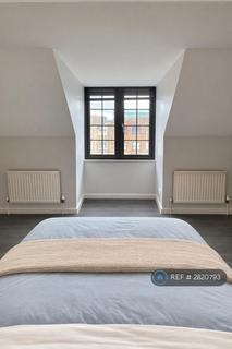1 bedroom in a house share to rent, St Georges Square, London, E14