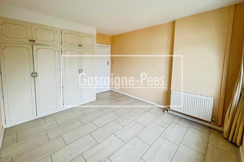 undefined, Florida Court, Reading, RG1