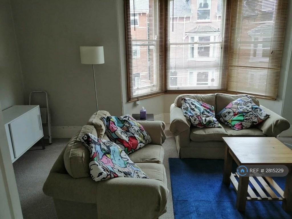Lounge 2